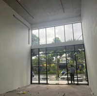 Cho Thuê Shophouse Mặt Phố Lạc Long Quân. Mặt Tiền 8M. Trần Cao 7.2M. Có Thể Làm Tầng Lửng. Giá Tốt