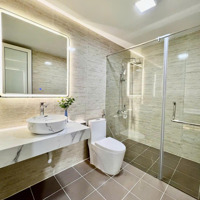 Chị Gái Em Cần Bán Gấp, 115 M2 (3N 2Wc), Tầng Trung, Cửa Đn Ban Công Tb, Giá Bán 5,2Tỷ Liên Hệ: 0379671751