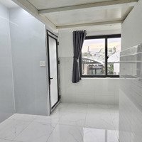 Cho Thuê Căn Duplex Cửa Sổ Trời Thoáng Mát