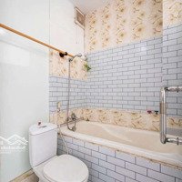 Chính Chủ Cho Thuê Phòng Ngay Trung Tâm Đ.cô Giang Quận 1 30M2 7 Triệu5