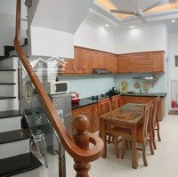 Nhà Đẹphẽm Xe Hơi4M 40M2 . Giá Bán 2Tỷ050 . Lê Hồng Phong . P2 . Q5.Cách Đh Sài Gòn 100M.sổ Riêng