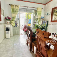 Nhà Nở Hậu 104M2, Đường Ô Tô Thông, Gần Công Viên Phú Hữu, Chỉ 4.39 Tỷ