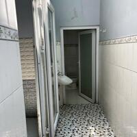 Nhà ngay chợ Đầu Mối, 2pn 2wc, đường xe tải rộng. Có thể mua ở + kd chứa hàng chợ