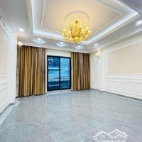 Cho Thuê Nhà Phân Lô Hoàng Cầu. 100M2 X 6T Có Thang Máy, Mỗi Tầng Chia 2 Phòng.ô Tô Đỗ Cửa. 50 Triệu/Th