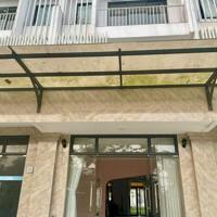 Cho thuê Shophouse 4 tầng, có nội thất cơ bản KĐT Eco Garden giá 12tr/th.