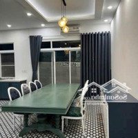 Cho Thuê Biệt Thự Kề Công Viên Cầu Ánh Sao. An Ninh 24/7. Nhà Mới Decor 100% Nội Thất Mới. Em Luân