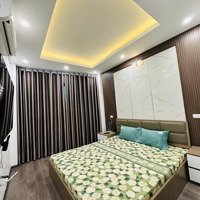 Ô Tô Tránh! Đê Tô Hoàng-77M2-Thang Máy-Kinh Doanh-2 Ngõ Trước Sau-10,9 Tỷ