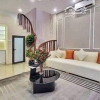 Cho Thuê Nhà Riêng Phố Bồ Đề 40M2X5Tầng 3N4Vs Nội Thất Đầy Đủ Giá Thuê 15 Triệu/Tháng. Liên Hệ: 0367749820