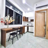 Cho Thuê Căn Hộ Bình Thạnh Mới Tinh, Full Nội Thất, Cửa Sổ Lớn rộng 30m2 Gần Chợ Bà Chiểu