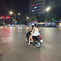 Bán Khách Sạn Ngã Tư Lò Đúc Luôn Nhé View Lô Góc 2 Mặt Tiền Đường To Khủng. Vị Trí Trung Tâm Gần