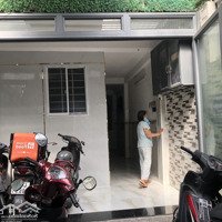 Phong Trệt Cửa Sổ Thoáng Mat , Bep Wc Trong Phòng Gan Tran Hung Dao