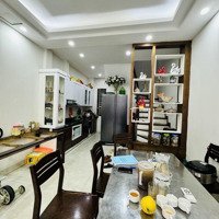 Siêu Phẩm Nguyễn Khánh Toàn 40M2 X 5 Tầng Cách Ô Tô Dừng Đỗ 10M