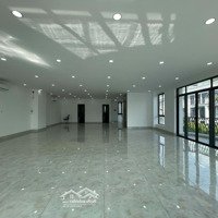 Căn Góc Vị Trí Đẹp Vạn Phúc City, 11X18M (Hầm 4 Tầng) Hoàn Thiện Văn Phòng Giá Bán 75 Triệu/Tháng