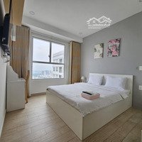 Cho Thuê Căn Sunrise City View 2 Phòng Ngủ Riêng Biệt, Có Ban Công, Giá Bán 17 Triệu / Tháng