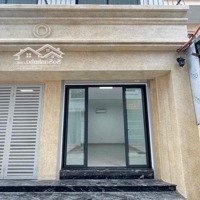 Cửa Hàng Cho Thuê 30M2 Mặt Ngõ Lạc Long Quân