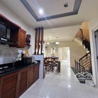 Nhà Ngộp - Đường Thành Thái, P14, Q10, Giá: 3Tỷ230/68M2 - Hẻm 6M - Sổ Riêng