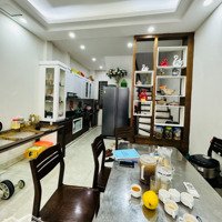 Nhà Đẹp Nguyễn Khánh Toàn,Diện Tích45M2, Mt3.9M, Phân Lô, Ô Tô, Tặng Nội Thất, Giá 9,X Tỷ.