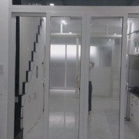 Nhà 1 Trệt 2 Lầu 4X10M 2 Phòng 2 Wc Hẻm 500 Đoàn Văn Bơ ( Mặt Tiền Hẻm