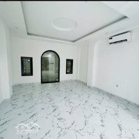 Cầu Giấy, Nguyễn Ngọc Vũ 57M2, 8 Tầng, Ô Tô Tránh Cửa, Thang Máy Xịn. Lh Giang 0979388189