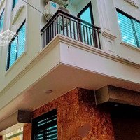 Bán Gấp Căn Nhà Phố Trần Quốc Hoàn Dịch Vọng Cầu Giấy, Diện Tích 40M2, Giá Bán 18.5 Tỷ