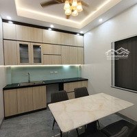 Bán Nhà Lô Góc Chùa Láng Trước Nhà Thoáng Sángdiện Tích50M2 X 5 Tầngmặt Tiền5.5M. Gía 10.7 Tỷ. 0968.963.803