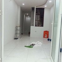 Nhà Trần Bình Trọng, 5 Phòng Ngủ, Nhà Mới Đẹp, Có Máy Lạnh