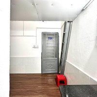 Duplex Đi Bộ Sang Ueh - Vòng Xoay Nguyễn Tri Phương, Quận 10