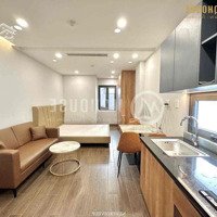 Cho Thuê Căn Hộ Studio Nội Thất Gỗ_Cửa Sổ_Gần Phạm Viết Chánh