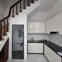 Bán Nhà Đẹp Giảng Võ Ba Đình Sổ 31M2,5 Tầng,6.95 Tỷ Về Ở Luôn.