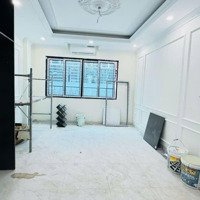 Bán Nhà Nguyễn Khánh Toàn, Gara Ô Tô 7 Chỗ, 40M2, 6 Tầng, Thang Máy, 15 Tỷ