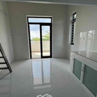 Phòng Siêu Thoáng Mát 30M2 Có Gát Lửng, Ngay Vòng Xoay Liên Phường