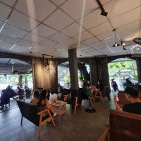 Sang Quán Cafe Ngay Công Viên