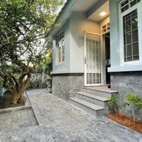 Villa Trệt 2 Lầu, 5 Phòng Ngủ 140M2, Đẹp, Thoáng Mát, Gần Sông, Có Sân Vườn, Kdc Trần Não