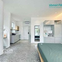 Studio Full Nội Thất_Cửa Sổ Ban Công_Nuôi Pettone Trắng Xinh