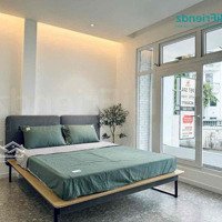 Studio Full Nội Thất_Cửa Sổ Ban Công_Nuôi Pettone Trắng Xinh