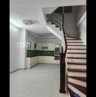 N.hà Âu Cơ 40M X 5T - Sau 4 Nhà Ra Đường Lớn Âu Cơ ,(Trong Đê). Dòng Tiền 30 Triệu/Tháng.. Chỉ 9,5 Tỷ