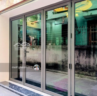 Bạn Vợ Tôi Chuyển Nhượng Nhà Liền Kề Kẻ Tạnh 31M2 Giang Biên, Oto Đỗ Cửa. Full Đồ