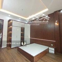 Nhà Đẹp Tân Mai - 200M Ra Ngõ Ô Tô Tránh - Có Sân Để Xe - Giá Nhỉnh 5 Tỷ