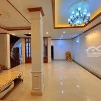 Bán Biệt Thự Cầu Giấy Lô Góc, Ngõ Thông, Kinh Doanh, Ôtô Tránh 126M2, 4 Tầng, 22M2, Giá Bán 30 Tỷ.