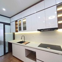 Chính Chủ Bán Nhà Tập Thể Giảng Võ, Ba Đình, 50M2, Ô Tô Đỗ Chân Nhà, Sân Để Xe Rộng