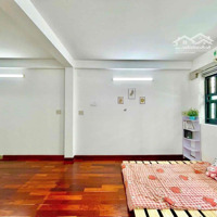 Phòng Rộng 40M2 Ngay Quang Trung