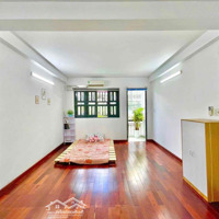 Phòng Rộng 40M2 Ngay Quang Trung