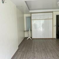 Cho thuê nhà  6 tầng thang máy phố Trạm, Thạch Bàn. 60m/ sàn. Giá: 23 triệu/ tháng. Lh: 0984.373.362