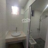 Bán Nhà Hoàng Cầu , Trung Tâm Đống Đa , Vài Bước Ra Ô Tô, 30M X 5 Tầng, Giá Chỉ 5.75 Tỉ