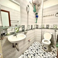 Nhà Đẹp Dân Xây Trần Thái Tông - 32M2 5 Tầng 3 Ngủ - Ngõ Rộng Ba Gác Tránh - 7.4 Tỷ Thương Lượng