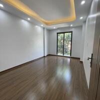 Chính chủ bán nhà xây đơn lập, S=50,5m2 đường thông ô tô bé qua cửa, sân trước sau nhà rất thoáng