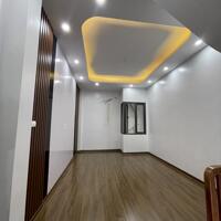 Chính chủ bán nhà xây đơn lập, S=50,5m2 đường thông ô tô bé qua cửa, sân trước sau nhà rất thoáng