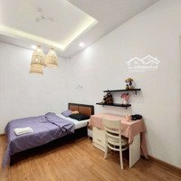 Phòng 20M2 Ngay Lê Thánh Tôn, Quận 1