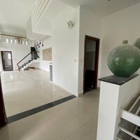 CHO THUÊ NHÀ NGUYÊN CĂN MẶT TIỀN PHƯỜNG 9 ĐÀ LẠT, 600M2, 4PN, 25TR, LH 0888-113-882