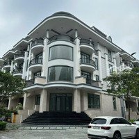 Biệt Thự Phố Hai Mặt Tiền Nội Thất Cao Cấp - Đường 25M - View Đẹp Nhất Vạn Phúc City Giá Bán 35 Tỷ.